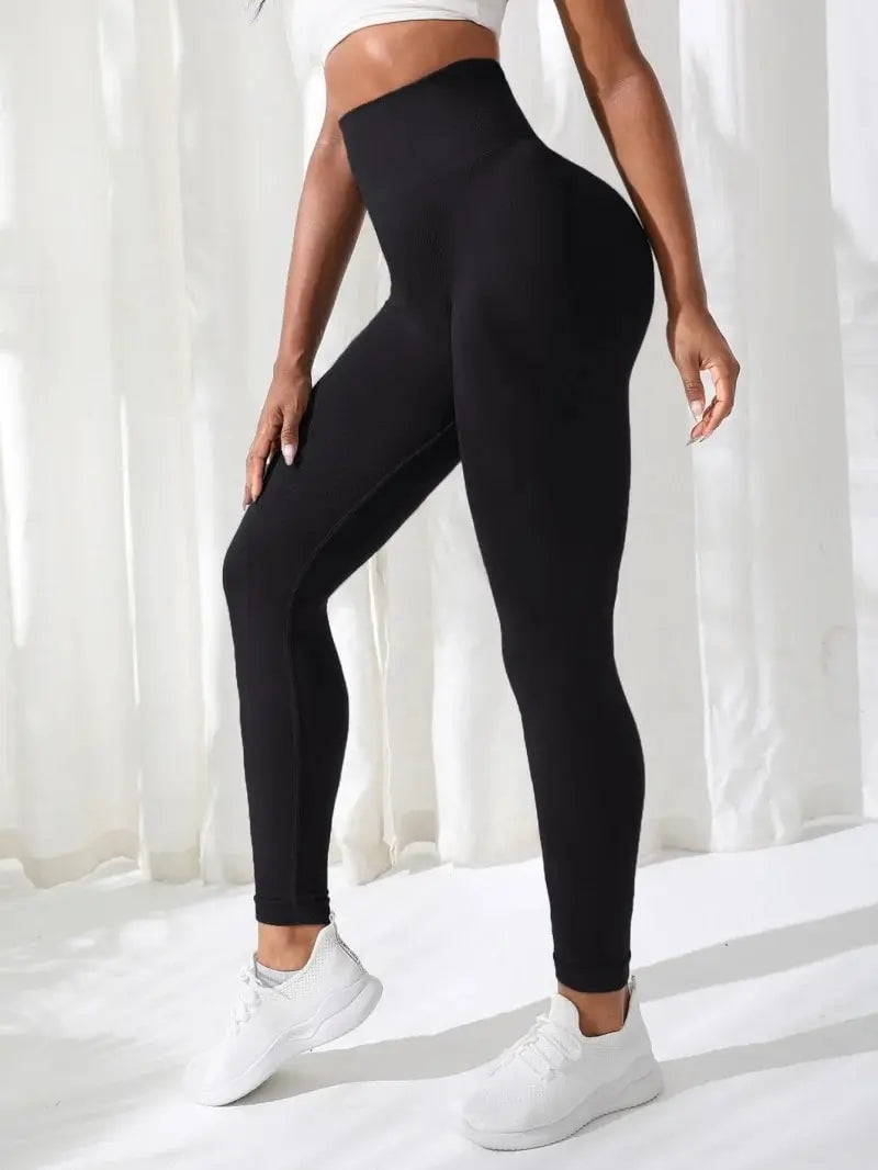 The Elevate Seamless Leggings from the Everyday Luxe at Lavishly Me
